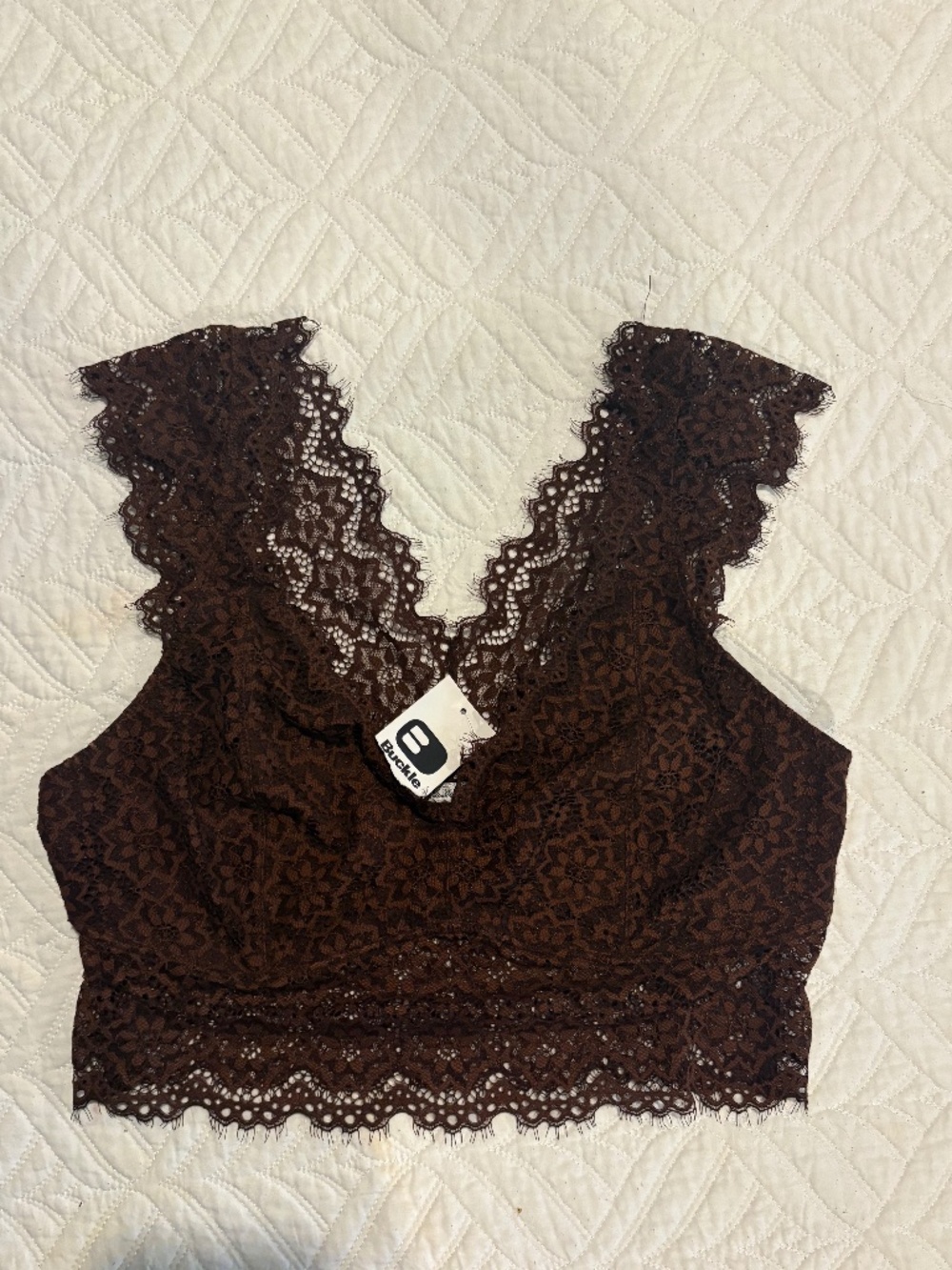 Buckle top